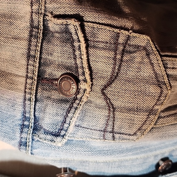 Old navy light denim distressed jacket w contrast stitching and - Picture 6 of 8